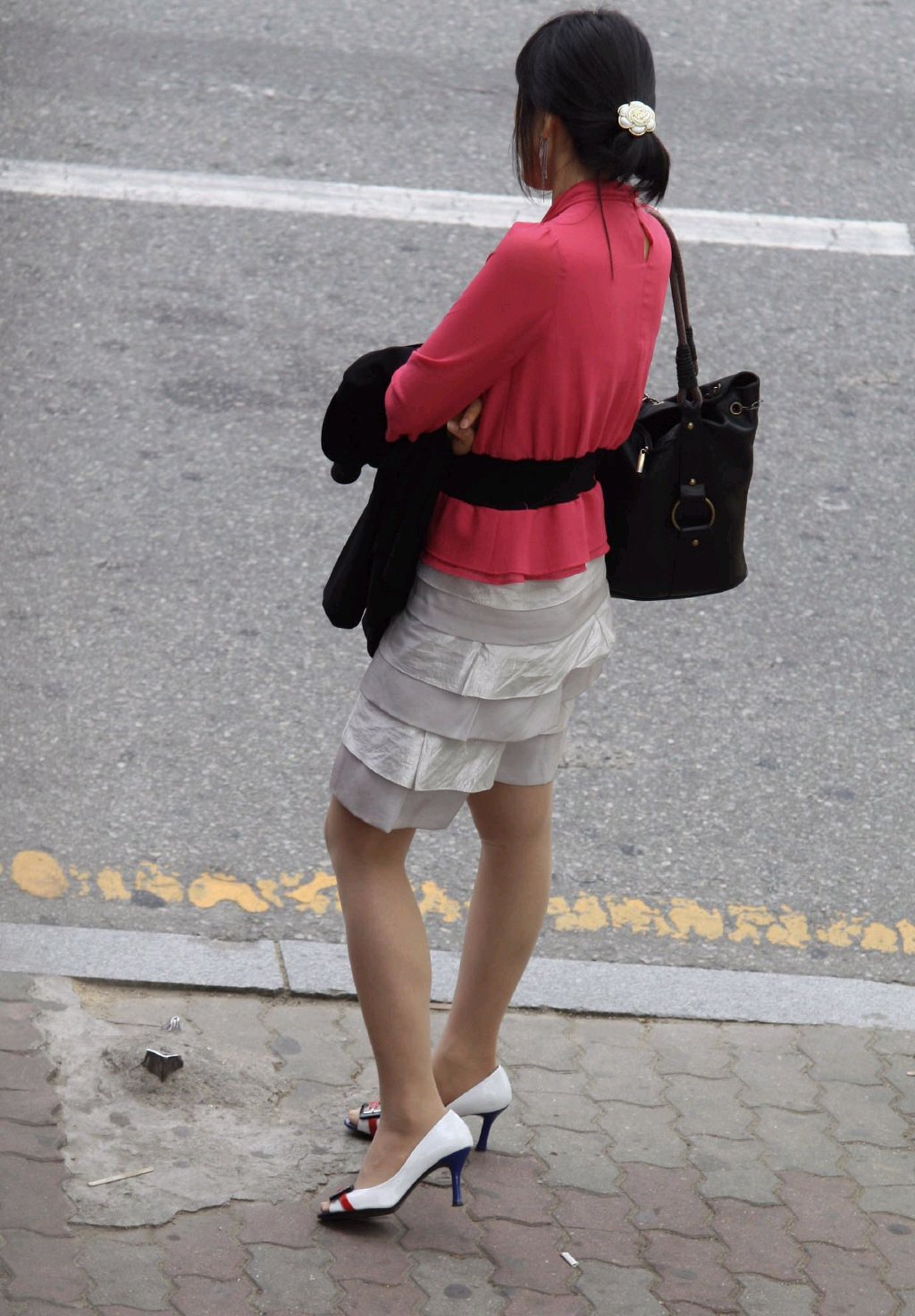 길거리 야한 치마 섹시한 길거리 몸짱녀 - ◈유머엽기◈ - 비키니천국(노출사진모음)