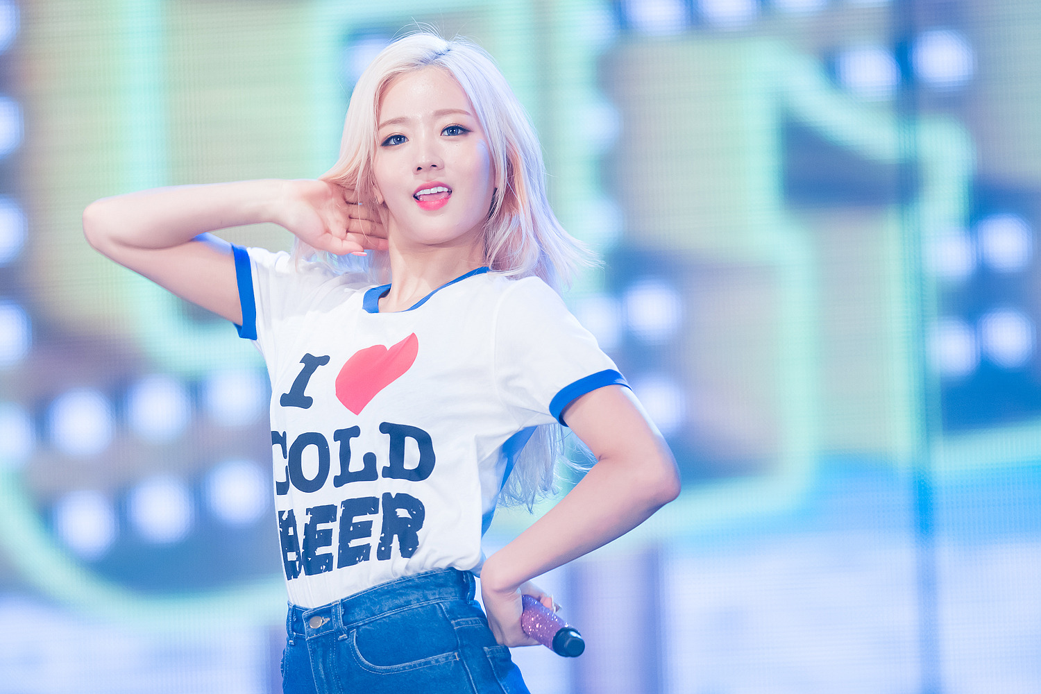 무대 위 윤보미 | 인스티즈