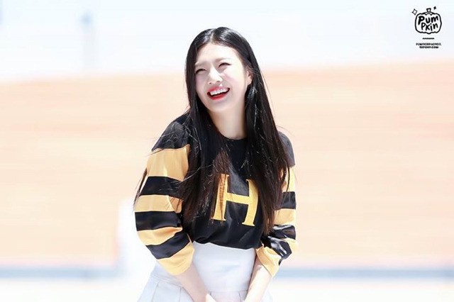 레드벨벳 조이 눈웃음 | 인스티즈
