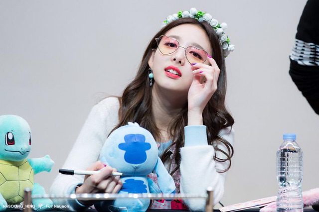 170311 레알 이쁜 토끼같은 나연이 | 인스티즈