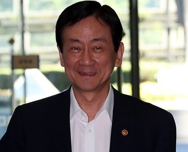 이제야 이해가는 사퇴한 그분들의 밝은 표정.jpg | 인스티즈