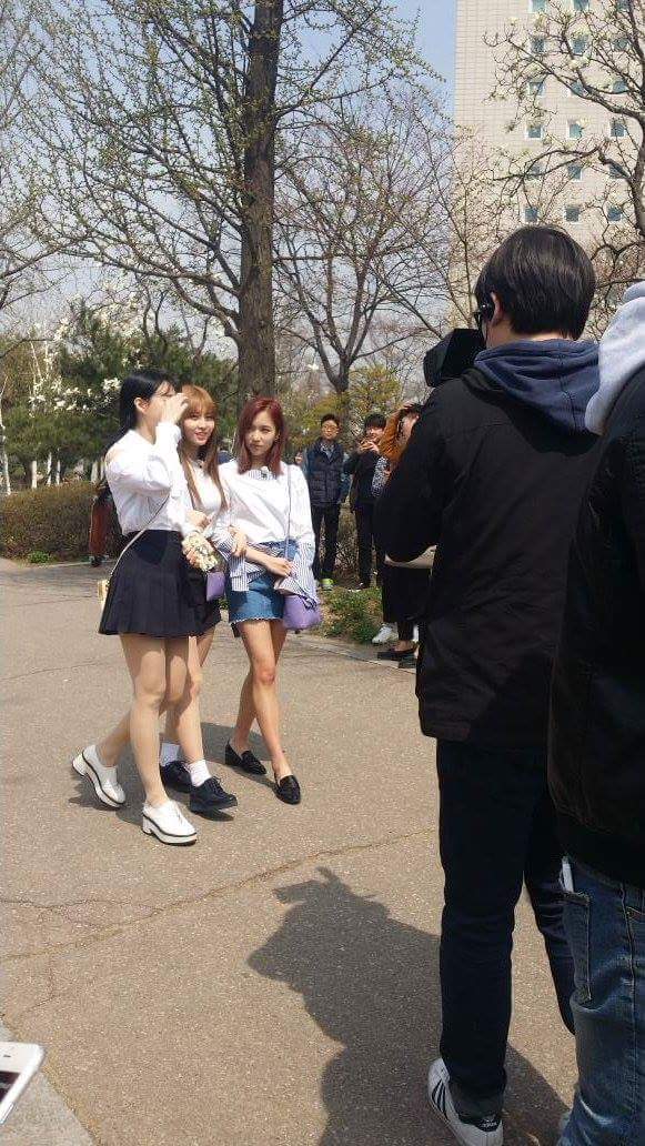 오늘자 건대에 출현한 모모,미나,나연 (트와이스) | 인스티즈