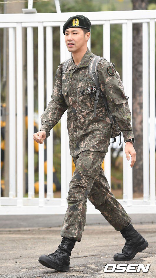 오늘 전역한 유노윤호 | 인스티즈