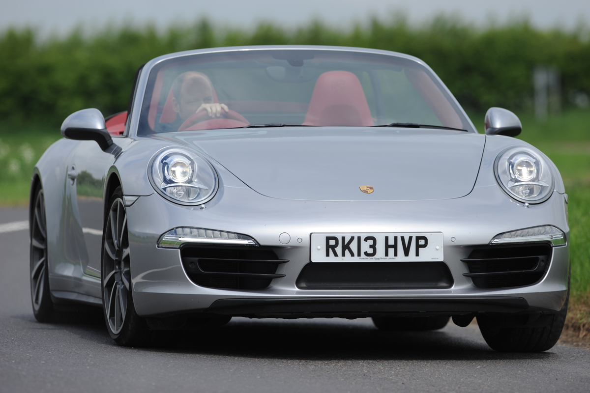 포르쉐 911 카레라 vs 재규어 F-Type | 인스티즈