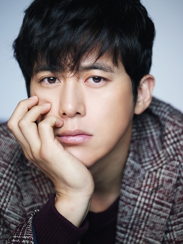 내년이면 마흔이 되는 동갑내기 남자 연예인들.jpg | 인스티즈