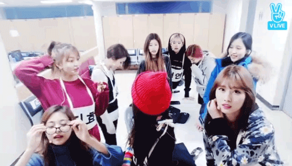 [데이터주의] 오늘 트와이스 v앱.gif + 나연 내일 서가대 스포 | 인스티즈