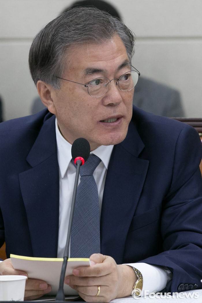 넥타이 매는걸 싫어한다는 문재인 | 인스티즈