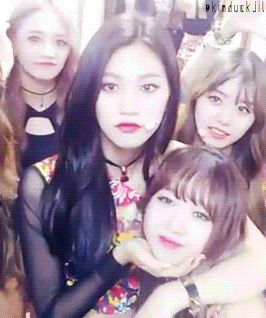 볼따구 털리는 아이오아이 최유정.gif | 인스티즈