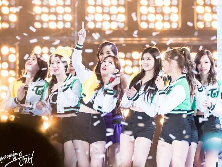 주말 상암 DMC & 부산 ASF 뛴 트와이스(50장 주의) | 인스티즈