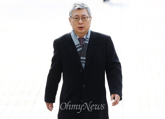 문재인의 아픈 손가락 두남자 | 인스티즈