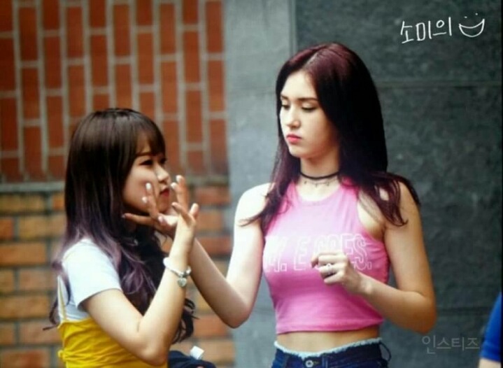 볼따구 털리는 아이오아이 최유정.gif | 인스티즈