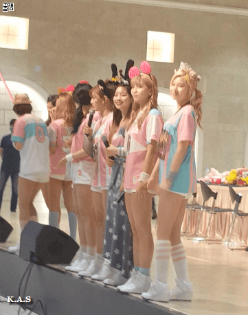 [트와이스] 사나 애교 짱귀!!!...gif | 인스티즈