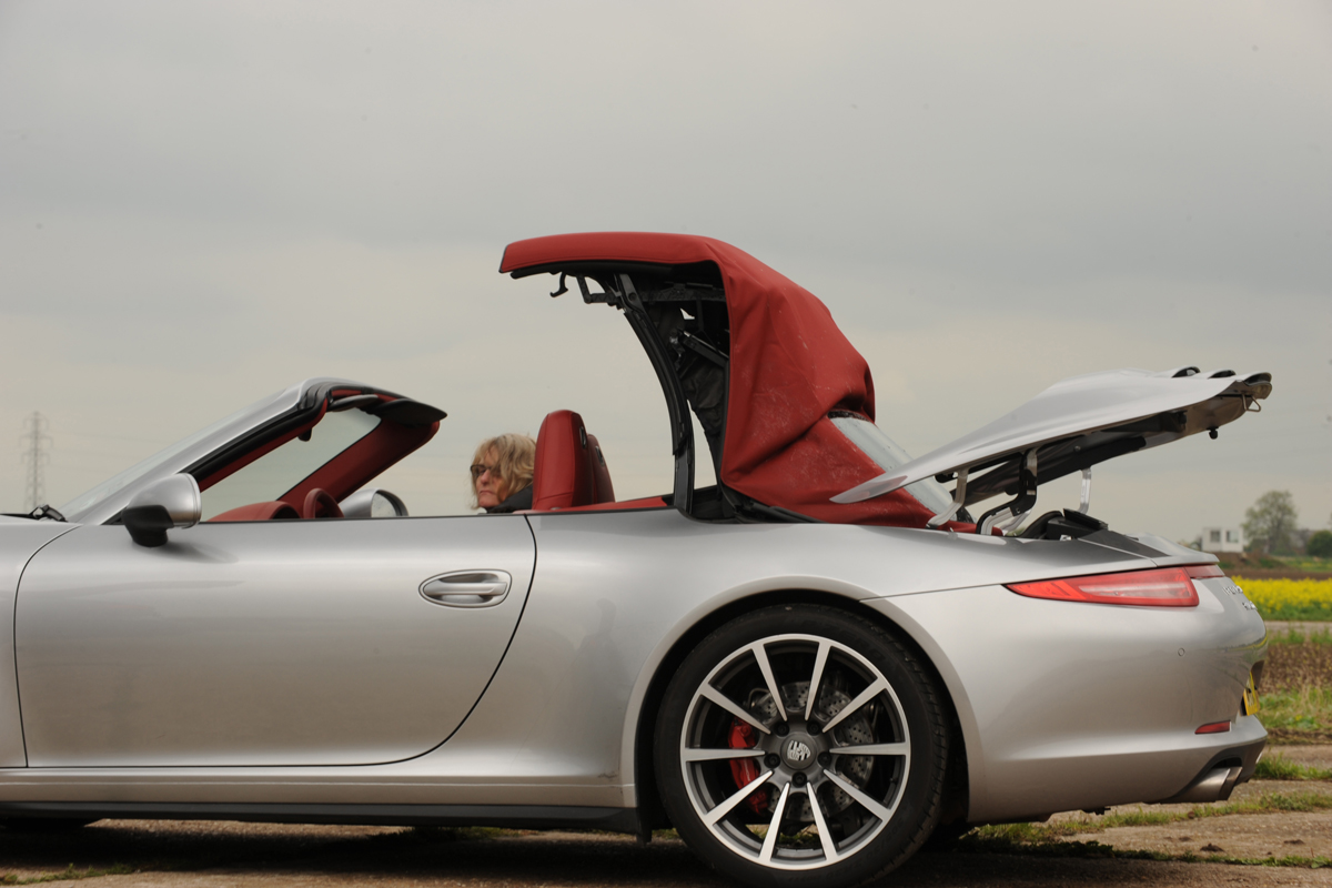 포르쉐 911 카레라 vs 재규어 F-Type | 인스티즈
