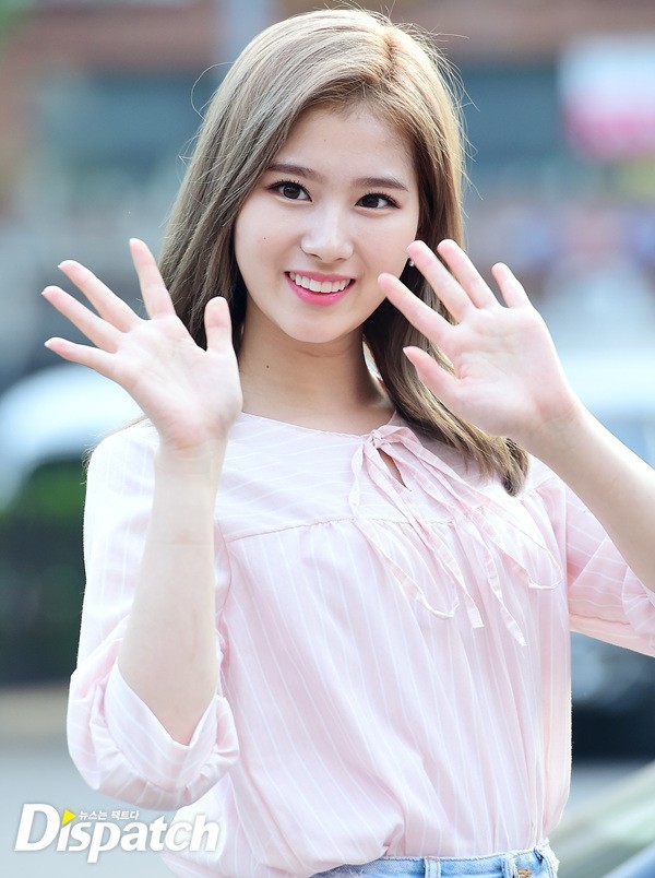 트와이스 사나 뮤직뱅크 출근길 기사사진 모음 | 인스티즈