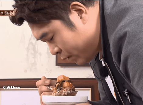 [맛있는녀석들] 문세윤의 한입만 클라스.gif | 인스티즈