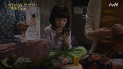 [응답하라1988] 응팔의 핵귀요미 담당 진주 - 01.gif | 인스티즈