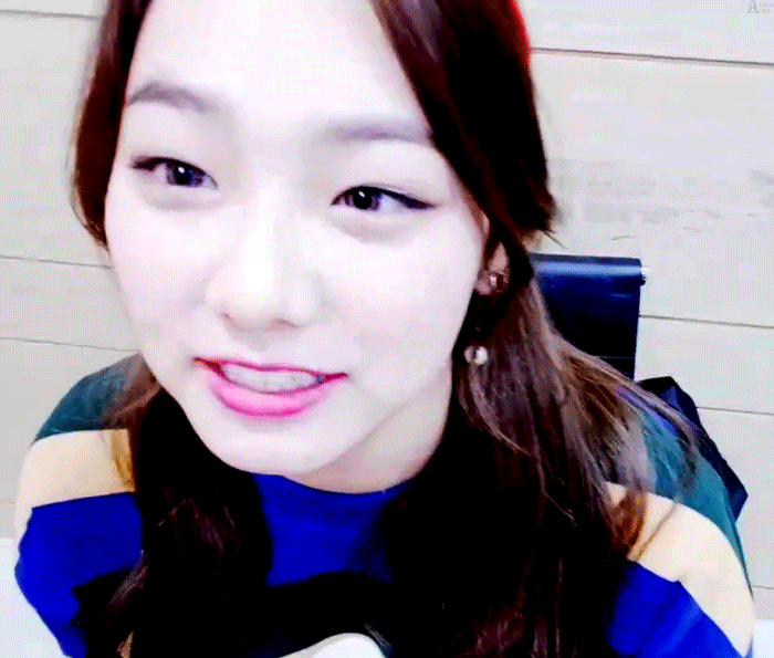 오늘 루돌프 머리띠한 강미나.gif | 인스티즈