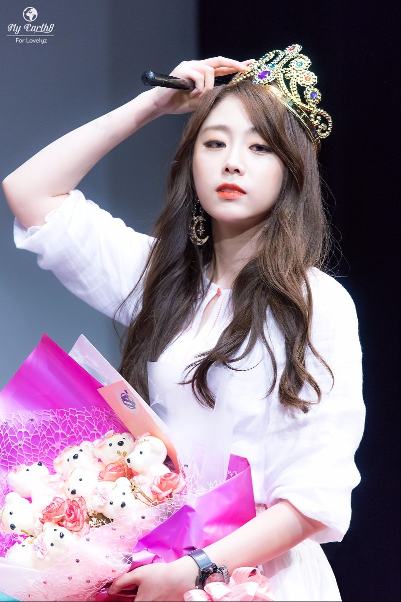 왕관을 쓴 러블리즈 지수 | 인스티즈