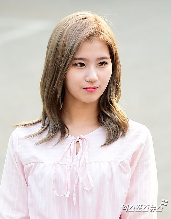 트와이스 사나 뮤직뱅크 출근길 기사사진 모음 | 인스티즈