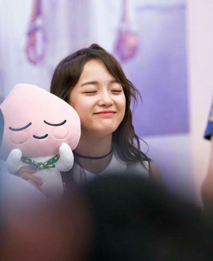 나른한 오후에는 캐릭터 표정 흉내내는 세정이! | 인스티즈