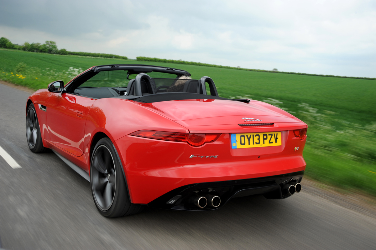 포르쉐 911 카레라 vs 재규어 F-Type | 인스티즈