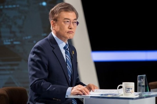 [블룸버그] 가장 강력한 대통령이 될 문재인 집중 조명 | 인스티즈