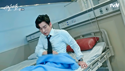 [비밀의숲] 연출과 연기가 환상적으로 콜라보한 장면 GIF | 인스티즈