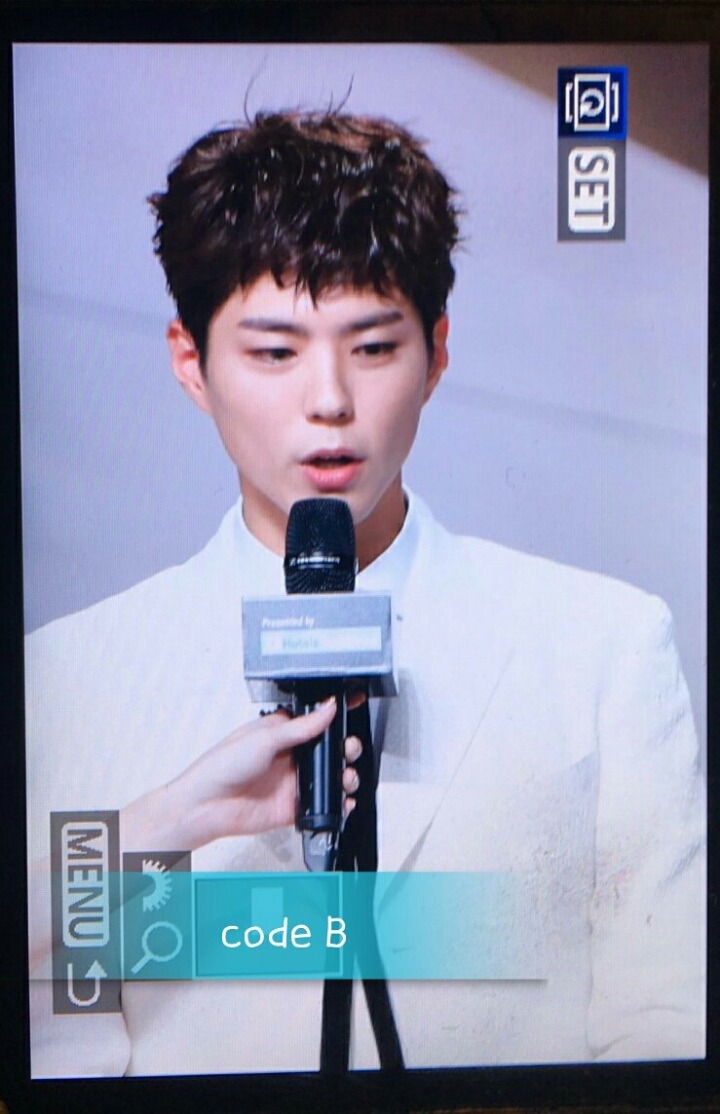 박보검 오늘자 흰수트 .jpg | 인스티즈
