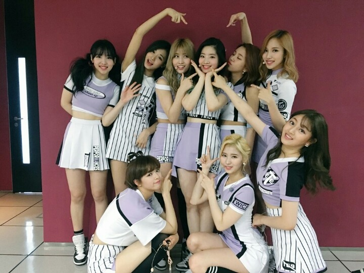 [트와이스] 치얼업 활동 열일한 JYP코디 | 인스티즈