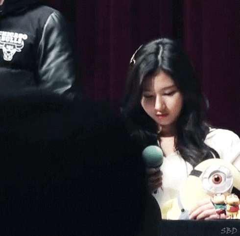 [트와이스] 촬영장에서 칭찬듣는 일본아가씨 | 인스티즈