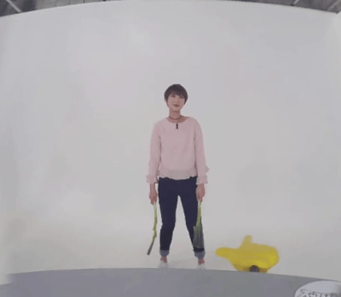 대파 들고 섹시한 춤 추는 아이돌.gif | 인스티즈