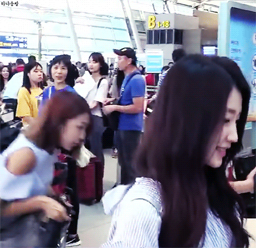 출국하는 구구단 하나.gif | 인스티즈