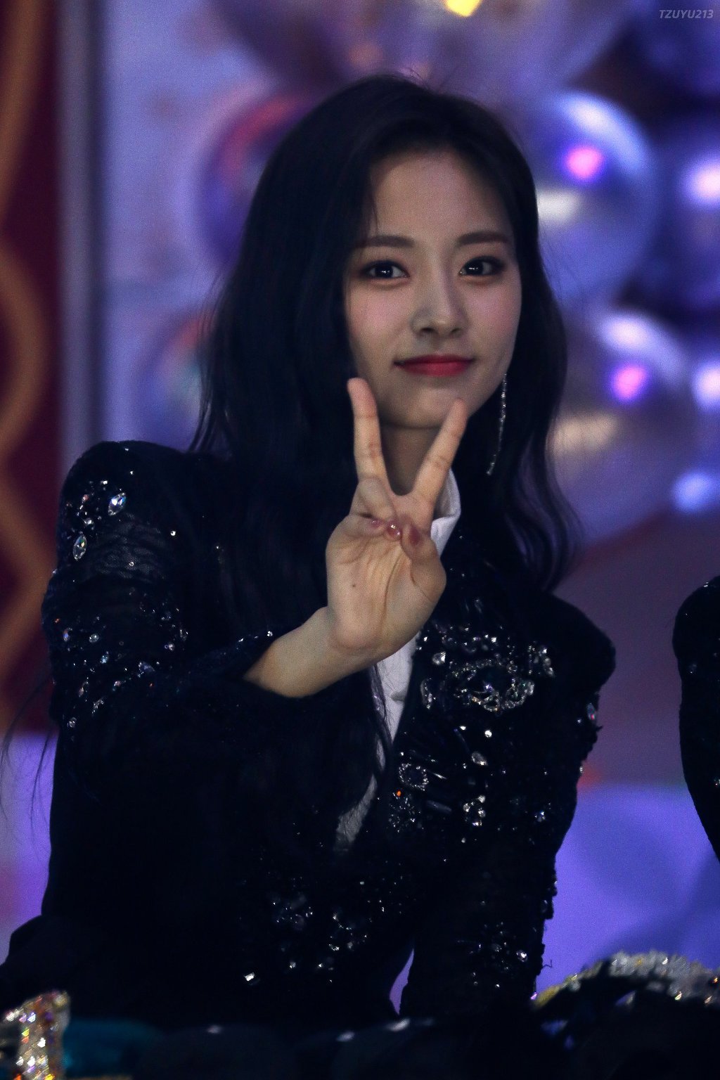 감탄만 나오는 최근 쯔위의 미모.jpgif | 인스티즈
