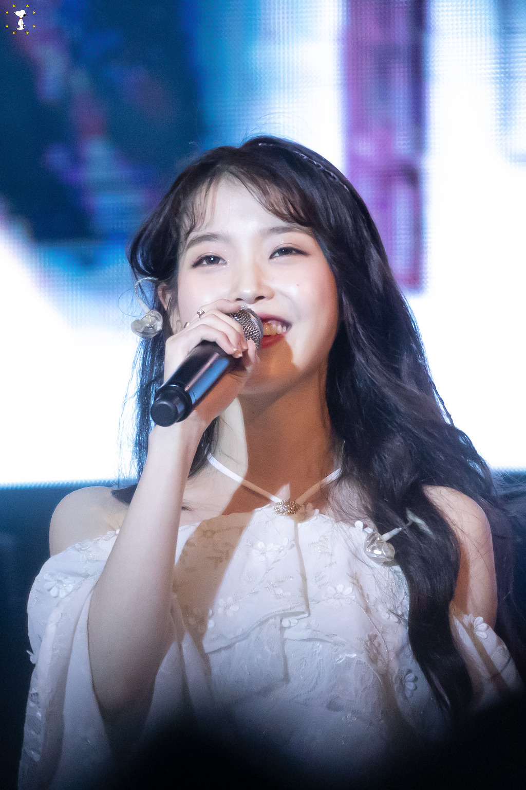 190517 아이유 dlwlrma - 금요일에 만나요 + 삐삐 + 봄 사랑 벚꽃 말고 + 너의 의미 + 좋은 날+ 레옹 + 팔레트 + 밤편지 연세대 아카라카 | 인스티즈
