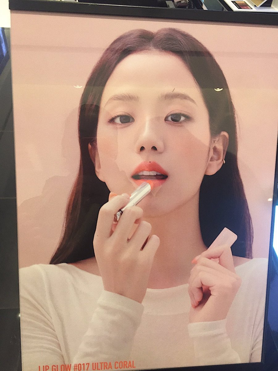 멤버 전원이 명품 브랜드 하나씩 끼고있는 걸그룹.jpg | 인스티즈