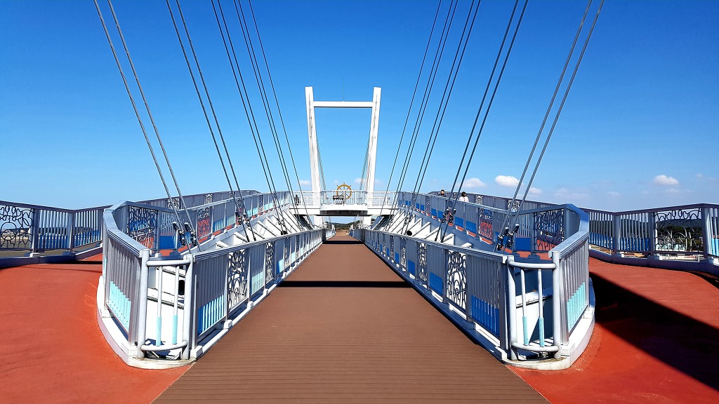 990B82465C9743D828EA9C