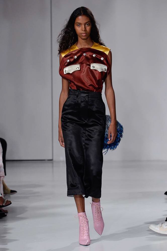 Calvin Klein by 라프 시몬스 2018 S/S 컬렉션 | 인스티즈