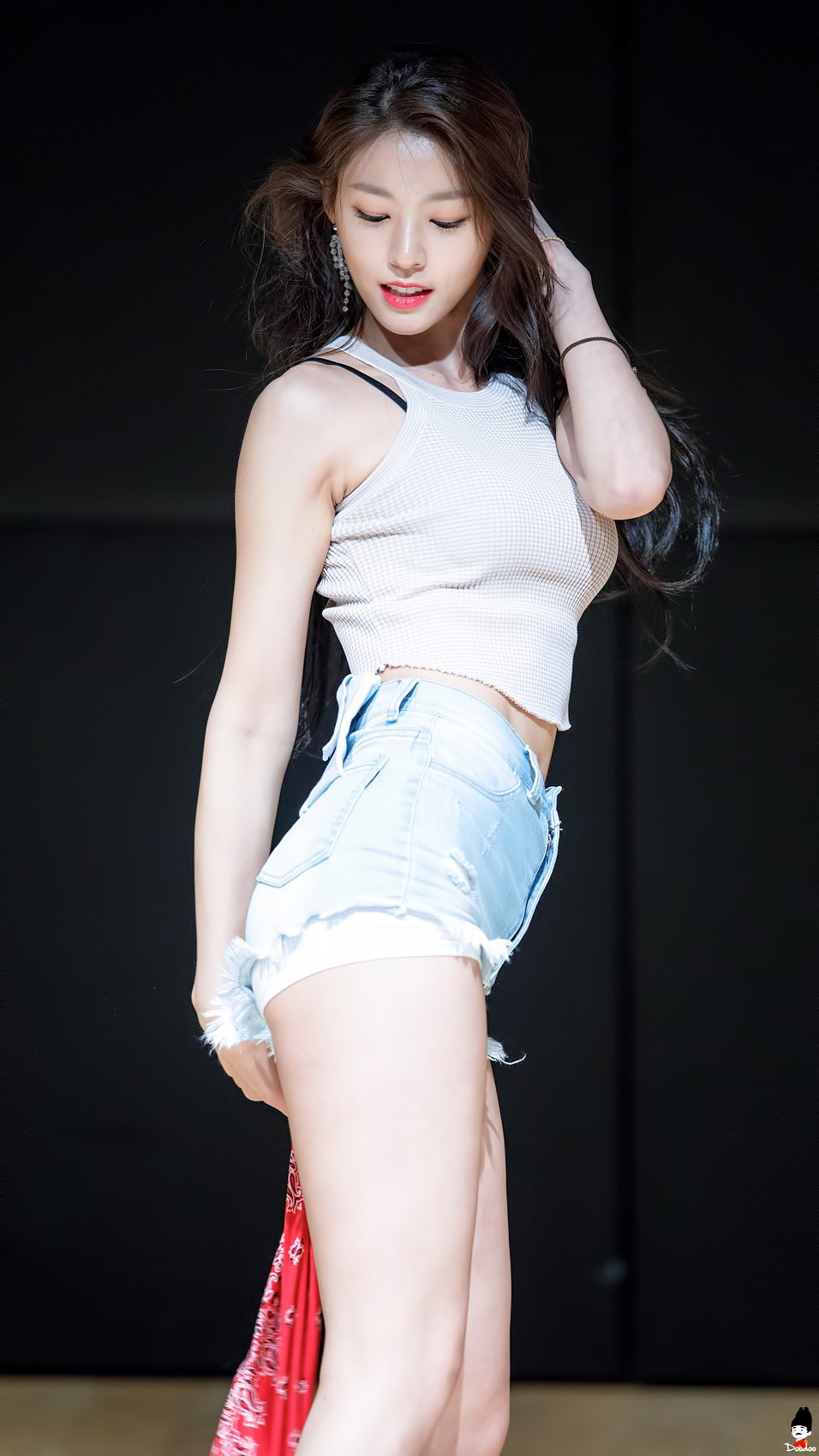 미모와 몸매 둘다 난리난 어제자 설현이.jpgif | 인스티즈