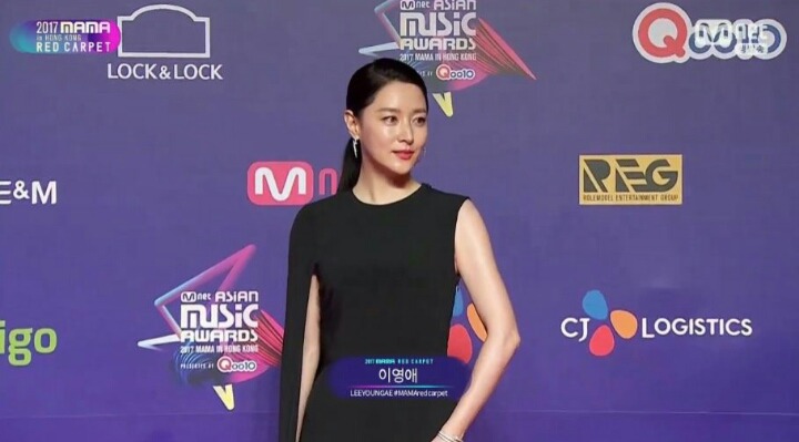 오늘자 홍콩 점령한 이영애 | 인스티즈