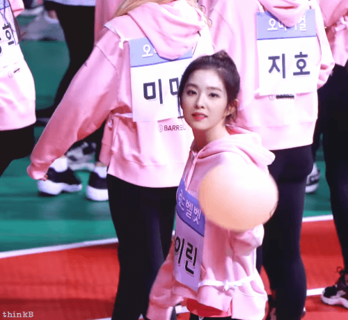 팬들 챙기는 아이린.gif | 인스티즈