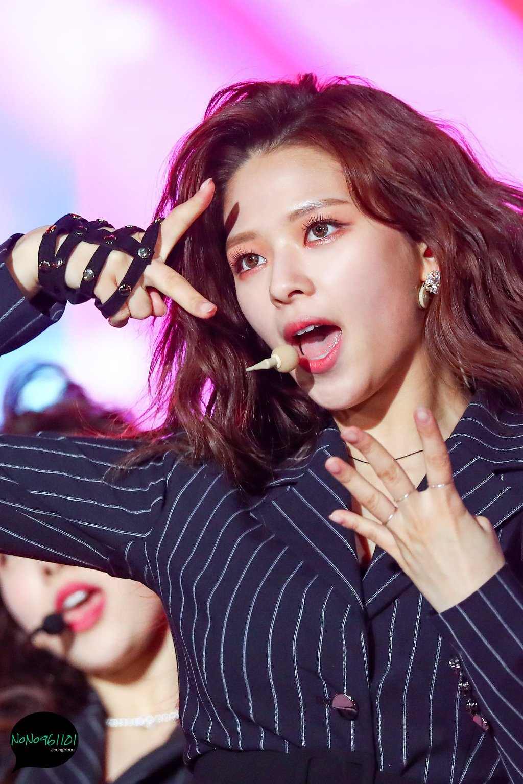 요즘 너무 이쁜 정연이 광주 슈퍼콘서트 | 인스티즈