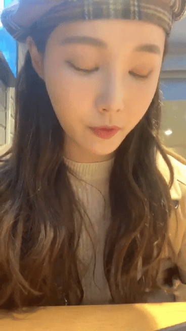 어제 3주년 기념 인스타 라이브한 모모랜드 연우(2).gif | 인스티즈