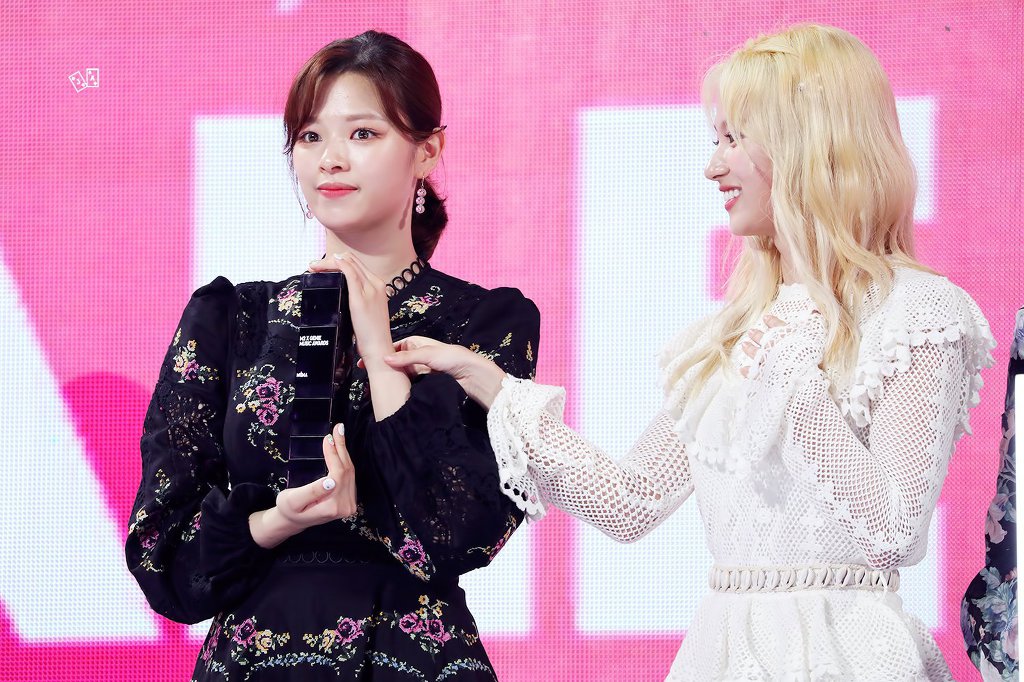 무대에서 춤출때가 제일 섹시한 내 자.기. 미나토자키 사나 | 인스티즈