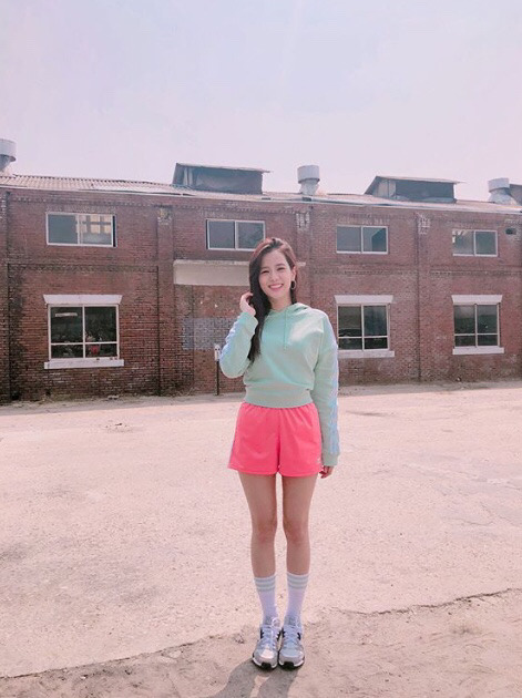 6/21 블랙핑크 지수X아디다스.jpg (with 리사) | 인스티즈