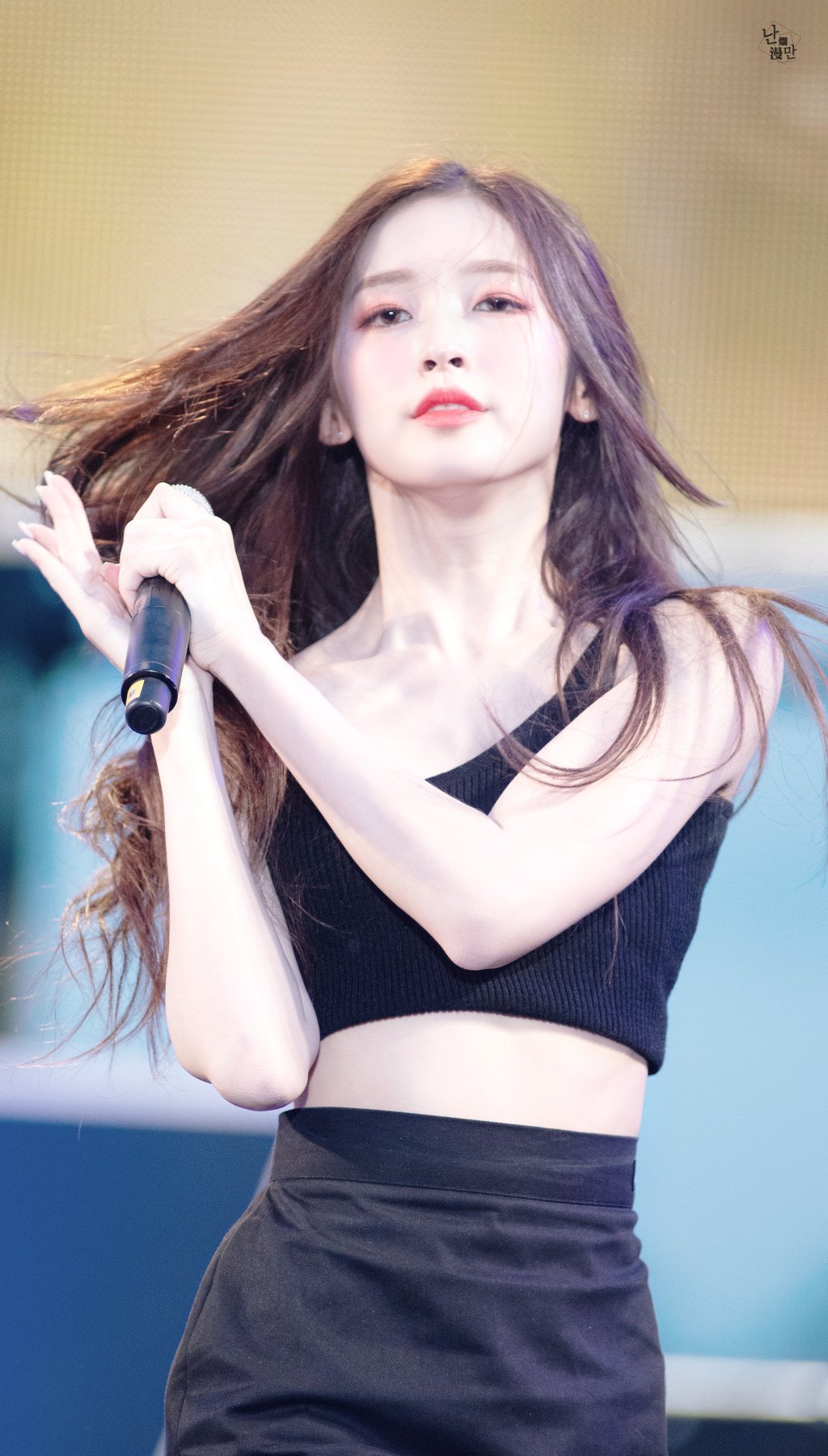 최예원 a.k.a 오마이걸 아린.jpgif | 인스티즈