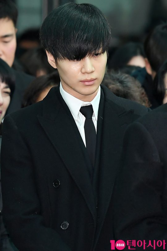 아무런 표정이 없이 눈물 한 방울 보이지 않아 더 마음 아팠던 샤이니 맏형 온유, 막내 태민.jpg | 인스티즈