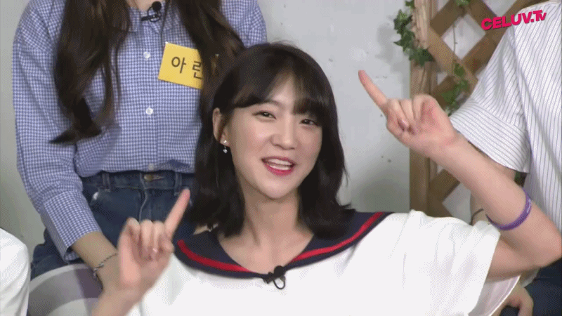 황현희 쓰러뜨리는 오마이걸 비니의 강력한 딱밤 클라스. gif | 인스티즈