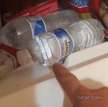 만지면 어는물.gif | 인스티즈