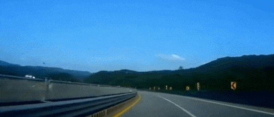 커브길에서 조심해야 하는 이유.gif | 인스티즈
