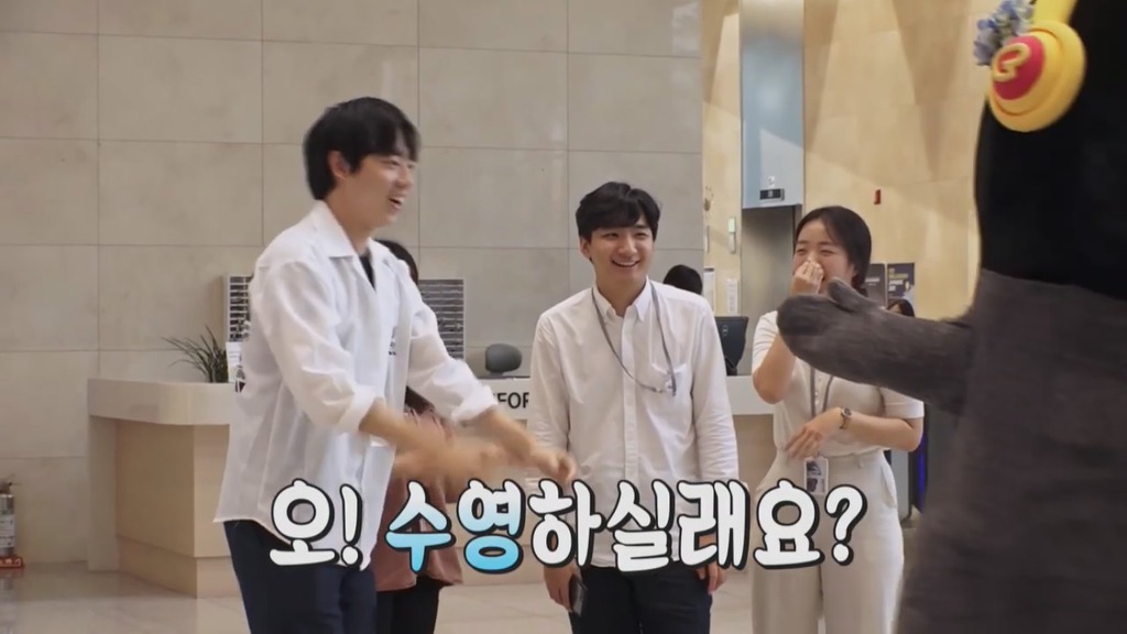 [펭수] 펭수가 직접 제작진들에게 힐링선물하는 EBS 복지 클래스 | 인스티즈